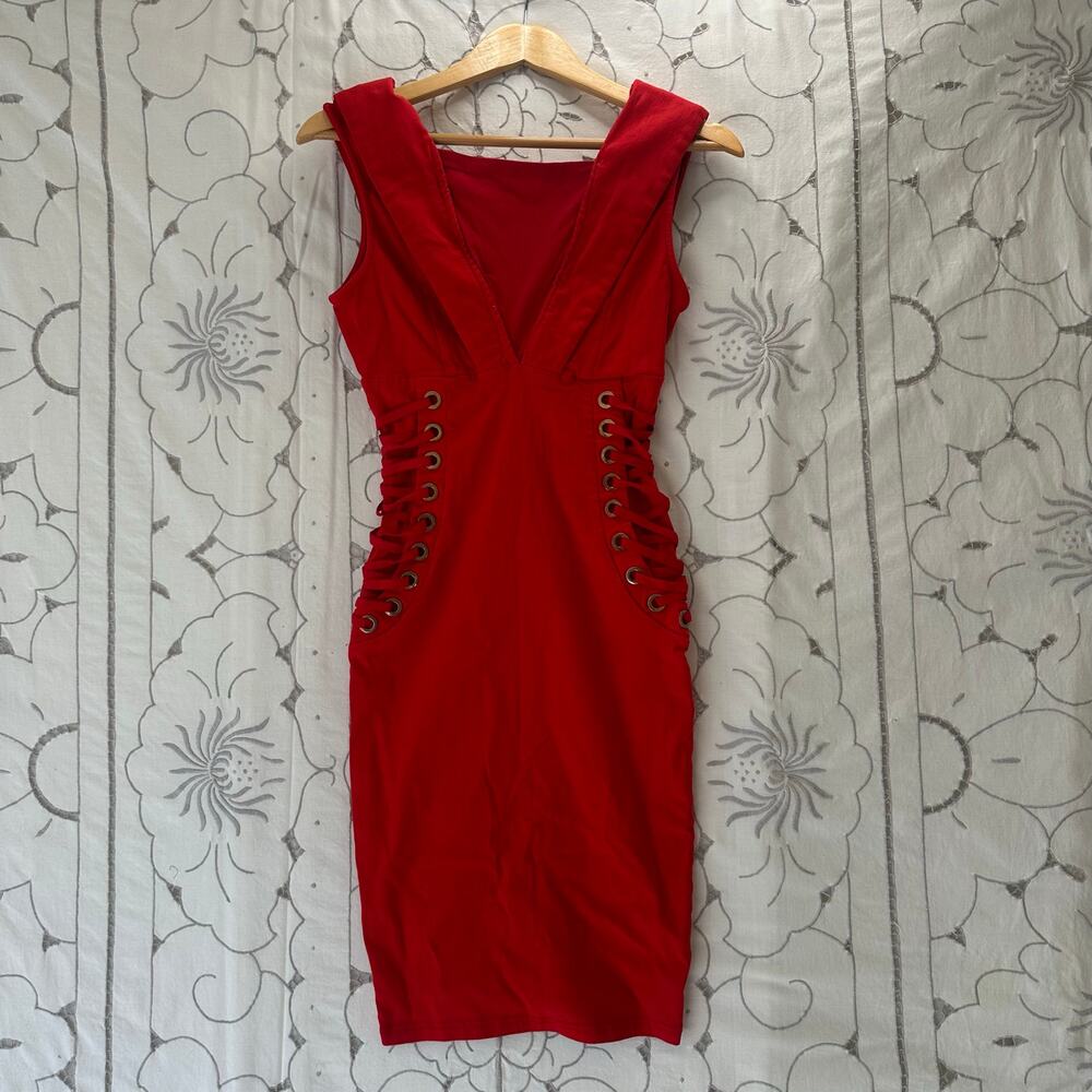 Red Lace-Up Bodycon Midi Dress Gold Grommet V Neck Size L ❤️